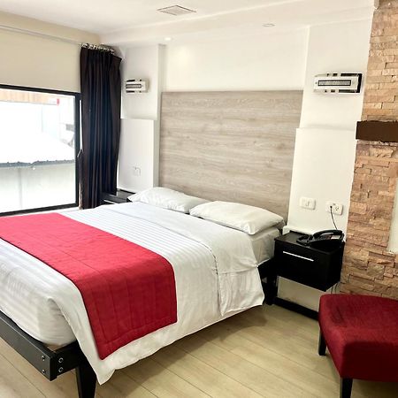 Hotel Imperial Амбато Екстер'єр фото