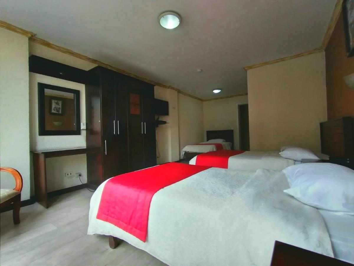 Hotel Imperial Амбато Екстер'єр фото
