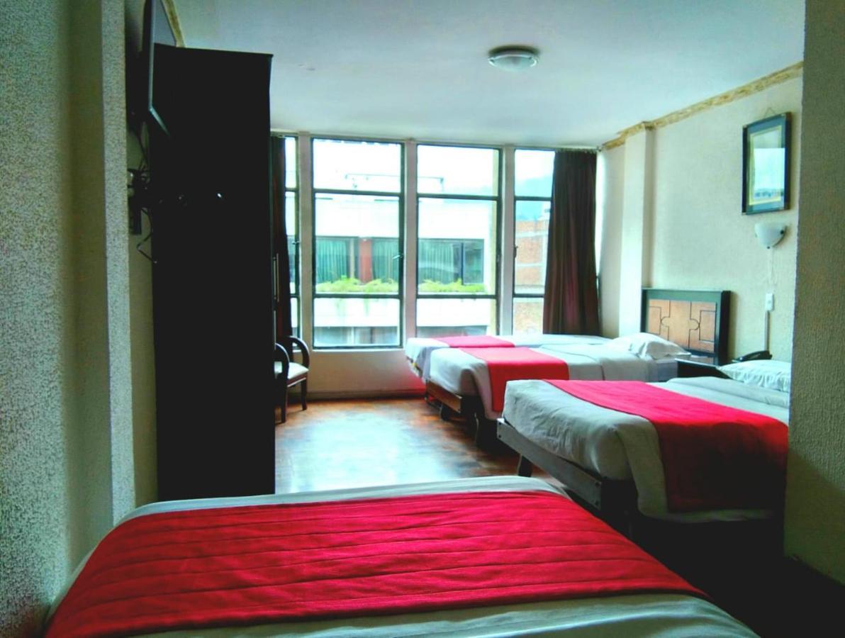 Hotel Imperial Амбато Екстер'єр фото