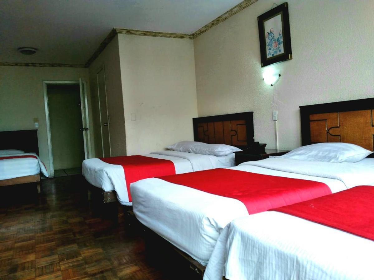 Hotel Imperial Амбато Екстер'єр фото