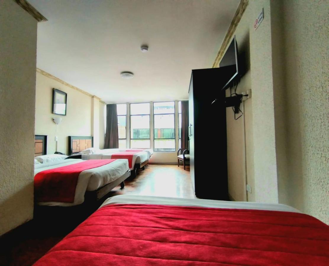 Hotel Imperial Амбато Екстер'єр фото