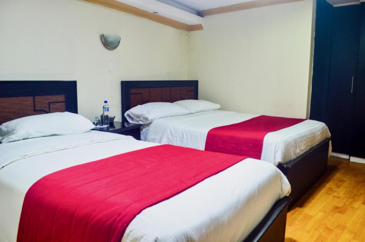 Hotel Imperial Амбато Екстер'єр фото