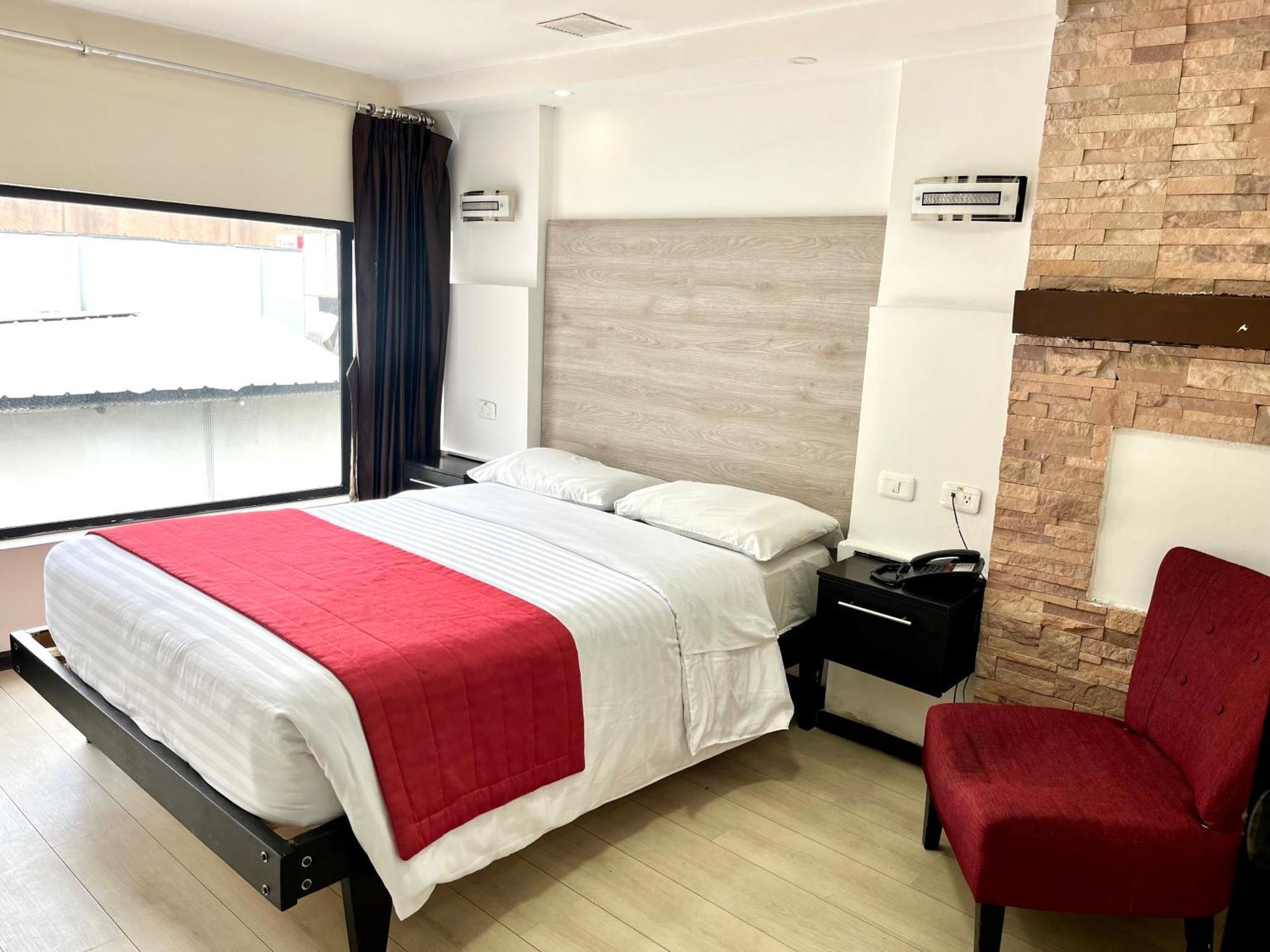Hotel Imperial Амбато Екстер'єр фото