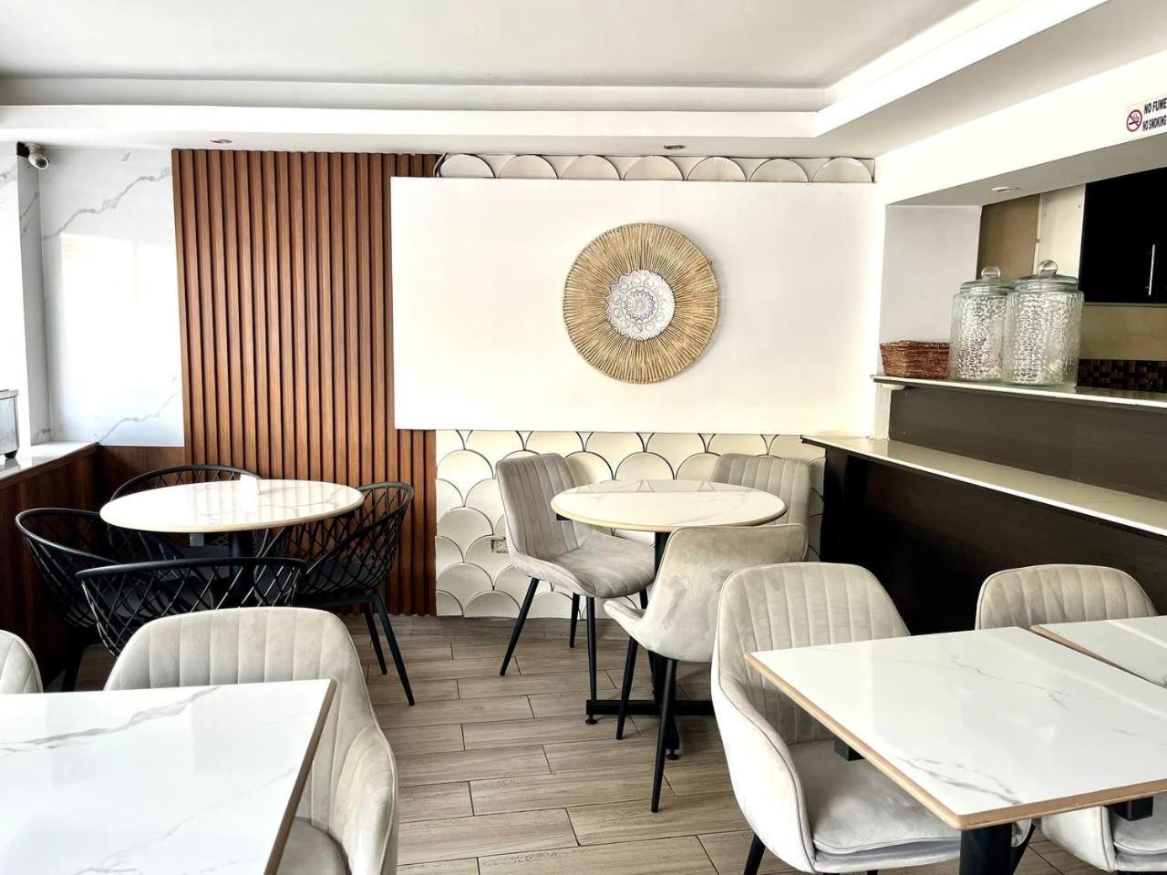 Hotel Imperial Амбато Екстер'єр фото
