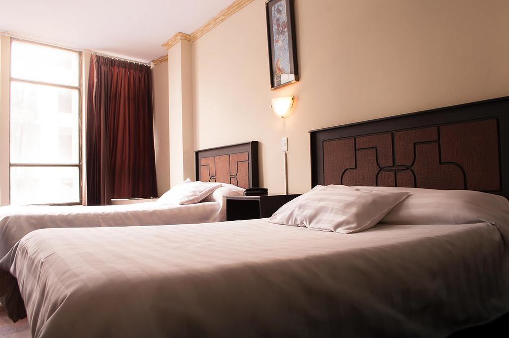 Hotel Imperial Амбато Екстер'єр фото