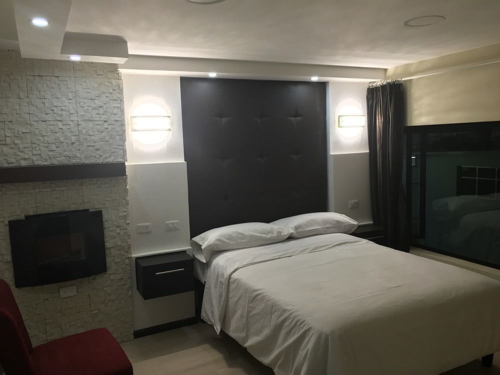 Hotel Imperial Амбато Екстер'єр фото