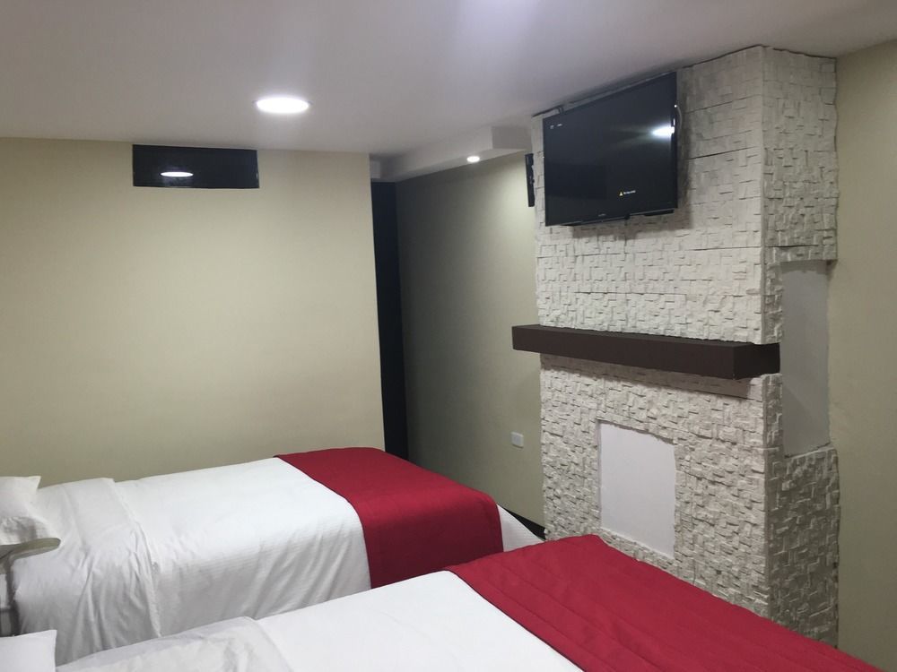 Hotel Imperial Амбато Екстер'єр фото